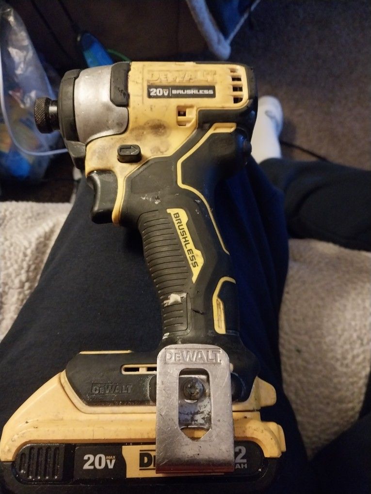 Dewalt 20v 1/4 Inch Brushless Impact Wrench.