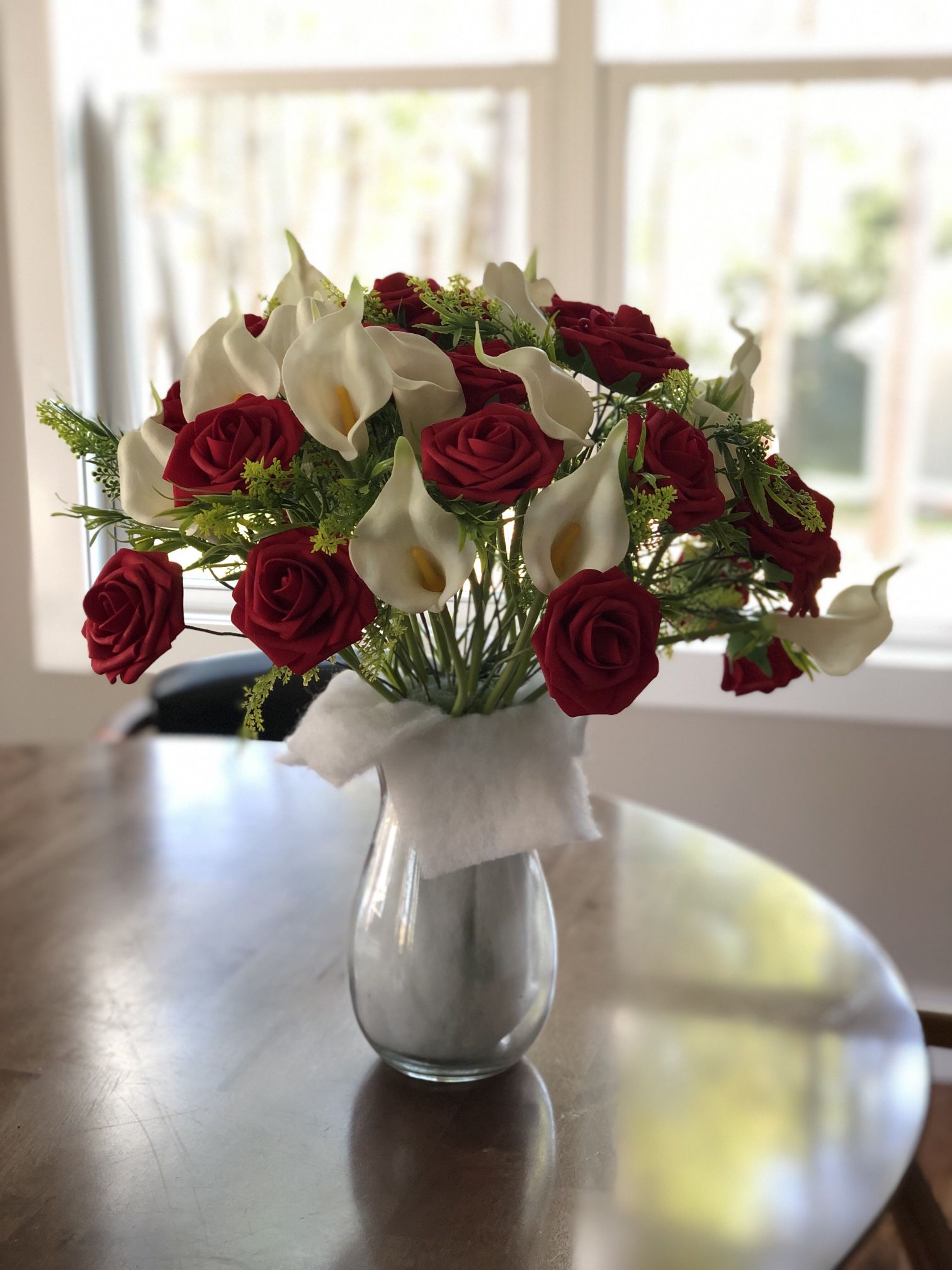 Flower Arrangement: Rose And Calla Lily