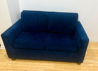 FREE Loveseat with pull out bed  READ THE AD FOR DETAILS SORRY NOT ANSWERING QUESTIONS