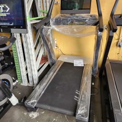 2025 Model Incline Trainer Nordictrack X24 Treadmill - 2200$ 40% incline