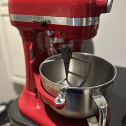 KitchenAid® 6 Quart Bowl-Lift Stand Mixer, Excellent Condition! Classic Empire Red, $550+