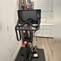 Peloton Bike, Includes Shoes and Mat - Very Good - 2019 – San Jose, CA