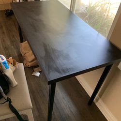 Black Desk