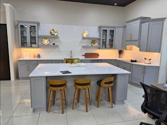 Best Price for Contractors
We have a warehouse full of cabinets. Come into our warehouses to get a free 3-D design and estimate on your cabinet proj