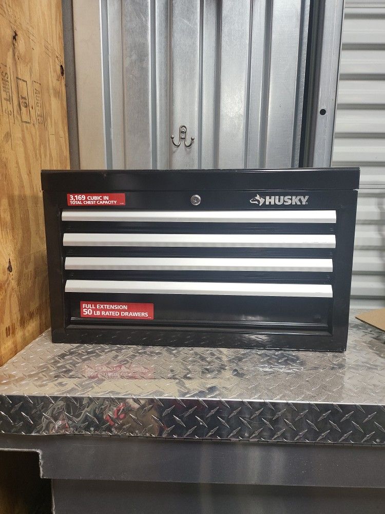 Husky Tool Box 3,169 Cubic IN