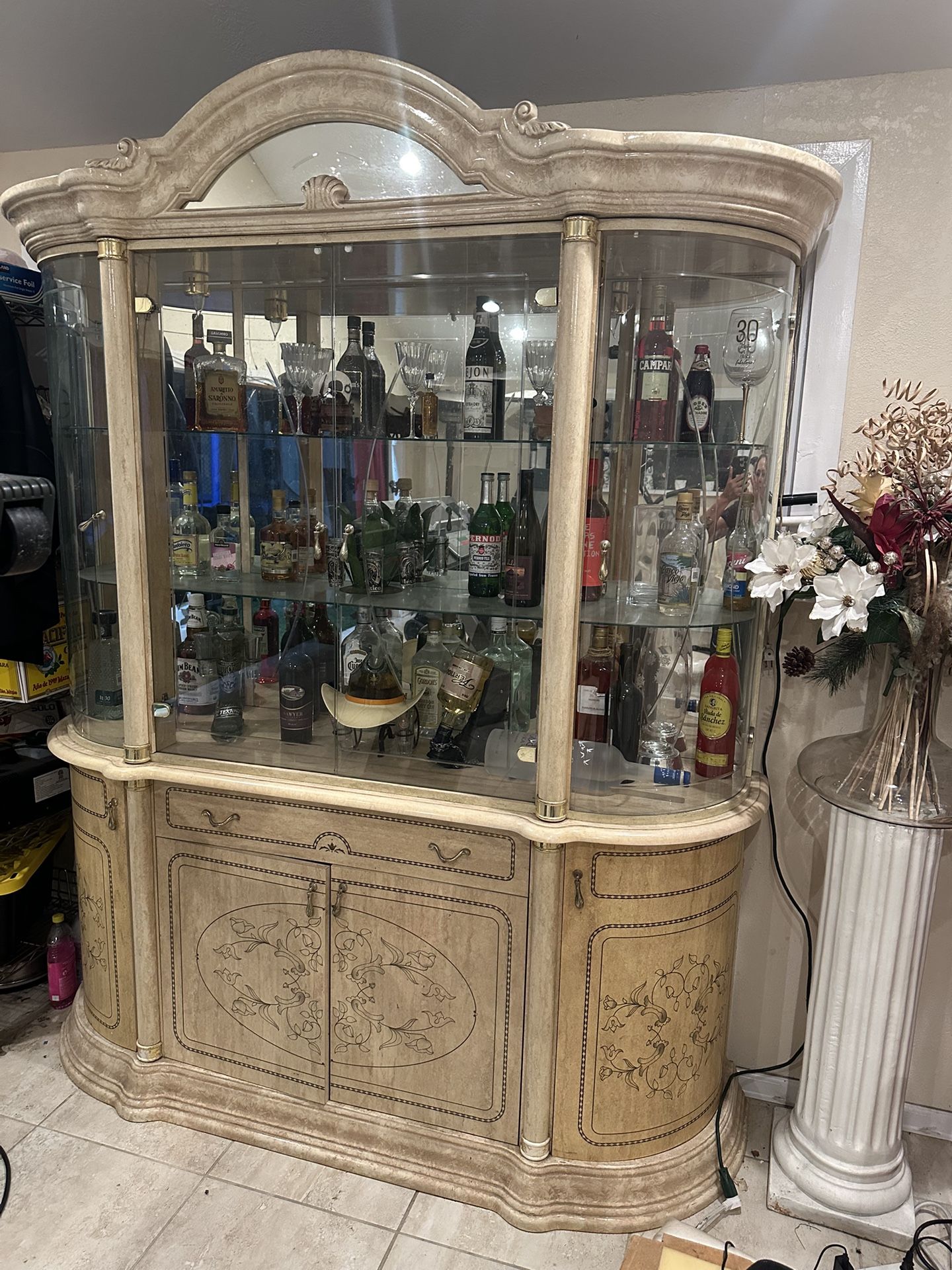 China Hutch And Table 