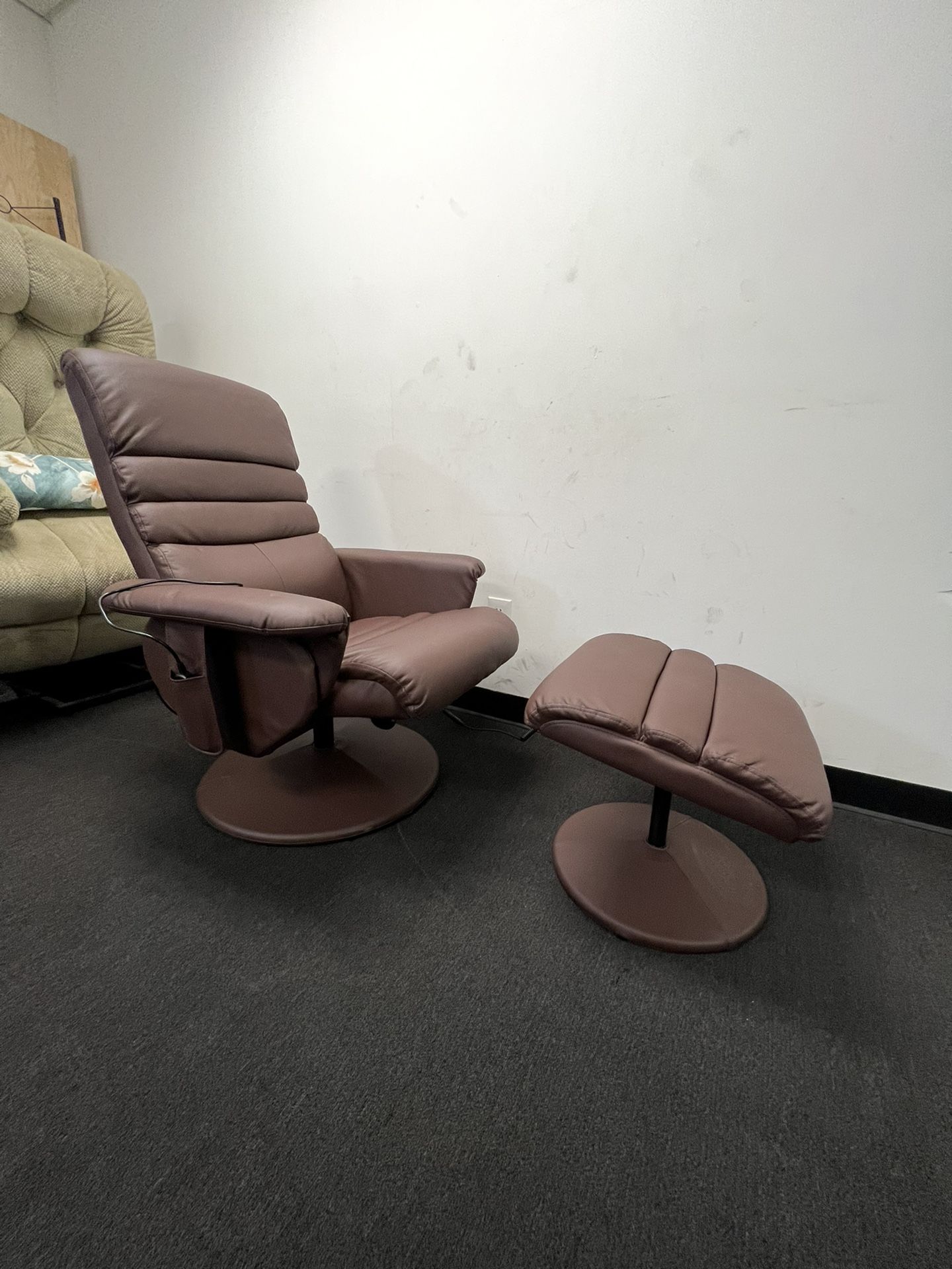 Ottoman Swivel Base Recliner Chair Eureka Ergonomic Matteo Lounge