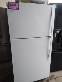 Whirlpool top and bottom fridge working perfectly