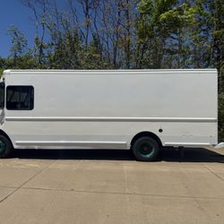 2012 Workhorse W42 Step Van 