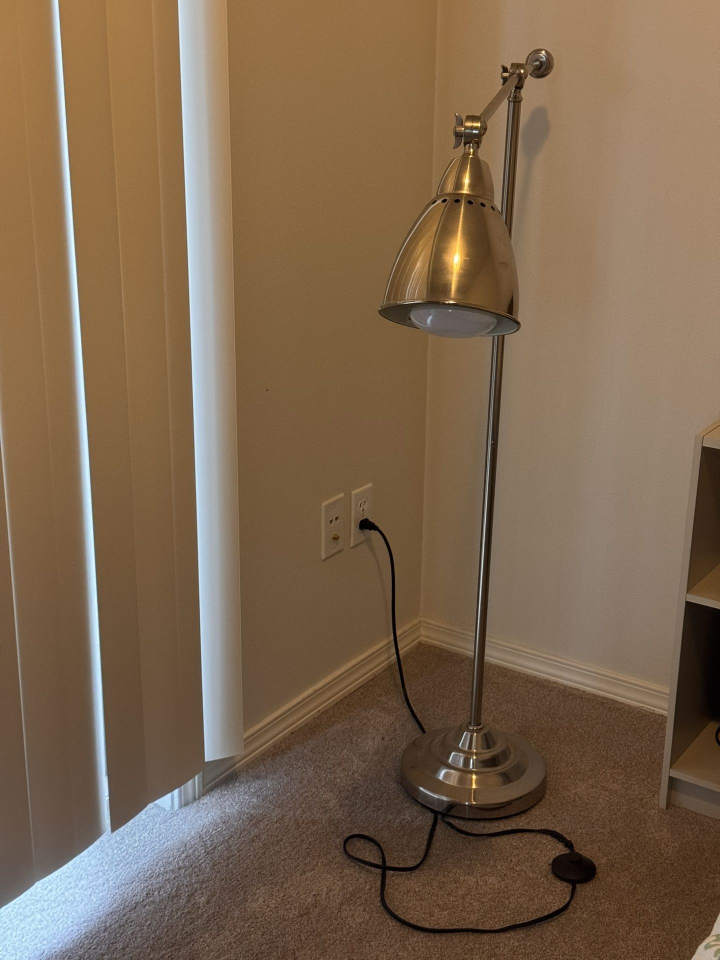 Floor Lamp with Lamp Head Polished Metal Standing Lamps American Retro Standing Floor Lights Indoor