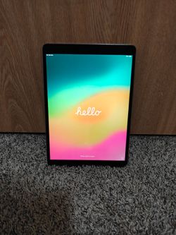 Apple iPad Pro 10.5" 1st Gen - 64GB - Gray - Wi-Fi