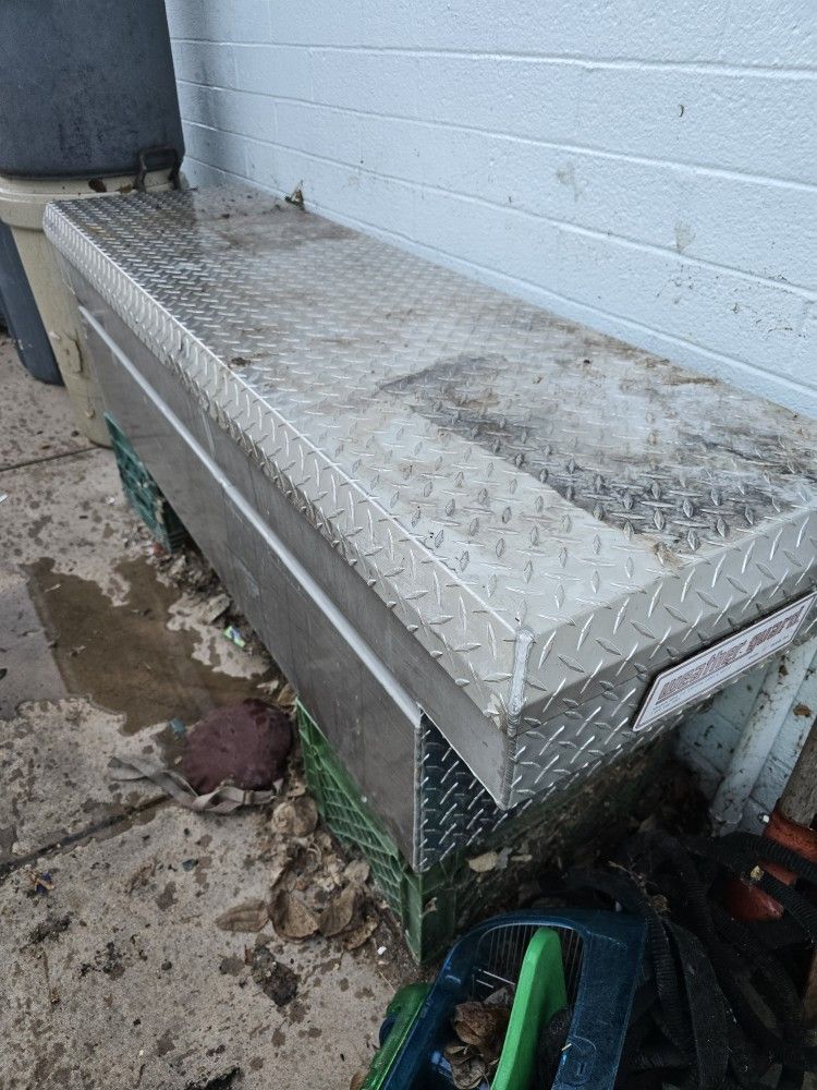 Weather Guard Model 127 72 Inch Diamond Plate Aluminum Full Size Crossover Truck Tool Box Saddle Box