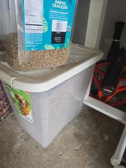 Free rabbit food and hay