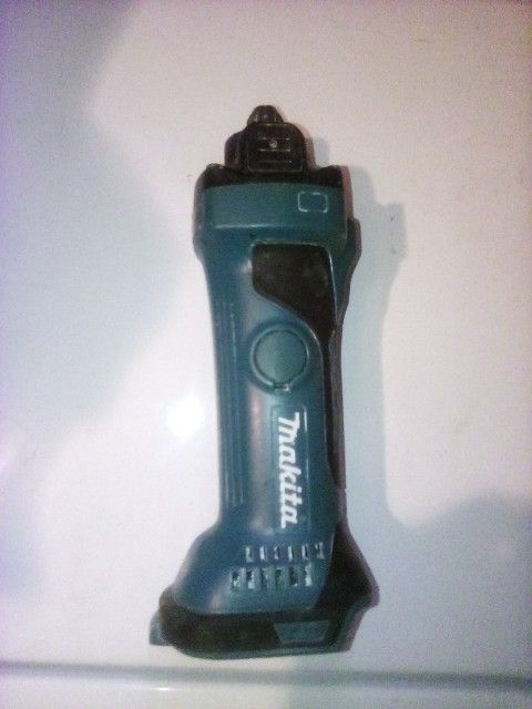 Makita  18V LXT Lithium-Ion Cordless Cut-Out Tool

