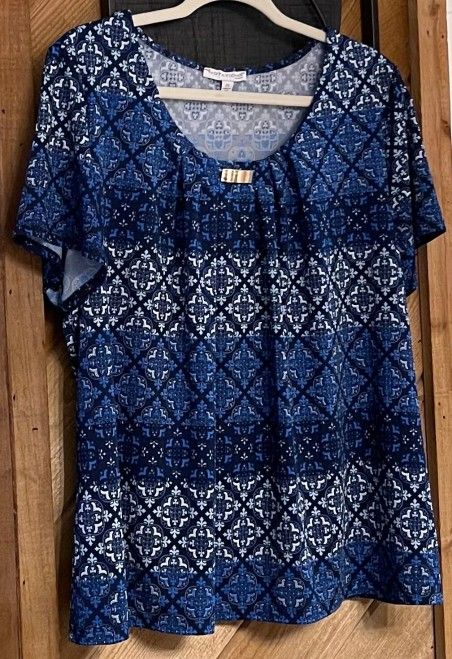  2X NOTATIONS WOMEN'S . SHORT SLEEVE. SCOOP-NECK. GEOMETRIC BLOUSE