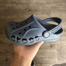 crocs