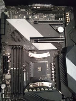 ASUS ROG Crosshair VIII Hero WiFi X570 AMD AM4 ATX DDR4 Motherboard