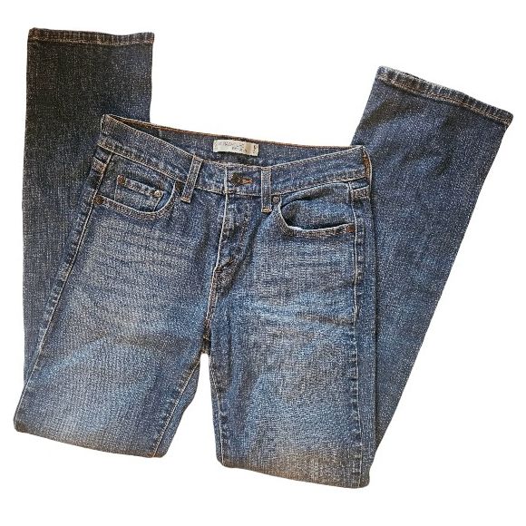 Nice Levis Womens 505 Straight Leg Size 4m Aged & Distressed 