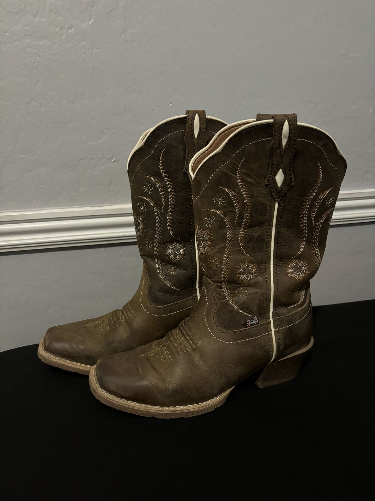 Cowgirl Boots 6 1/2