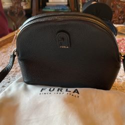 Furla Designer Black Italian leather shoulder bag with protection sack