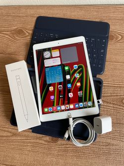 iPad 7th Generation  32GB WiFi + Cellular (Unlocked) with keyboard, pen & Accessories