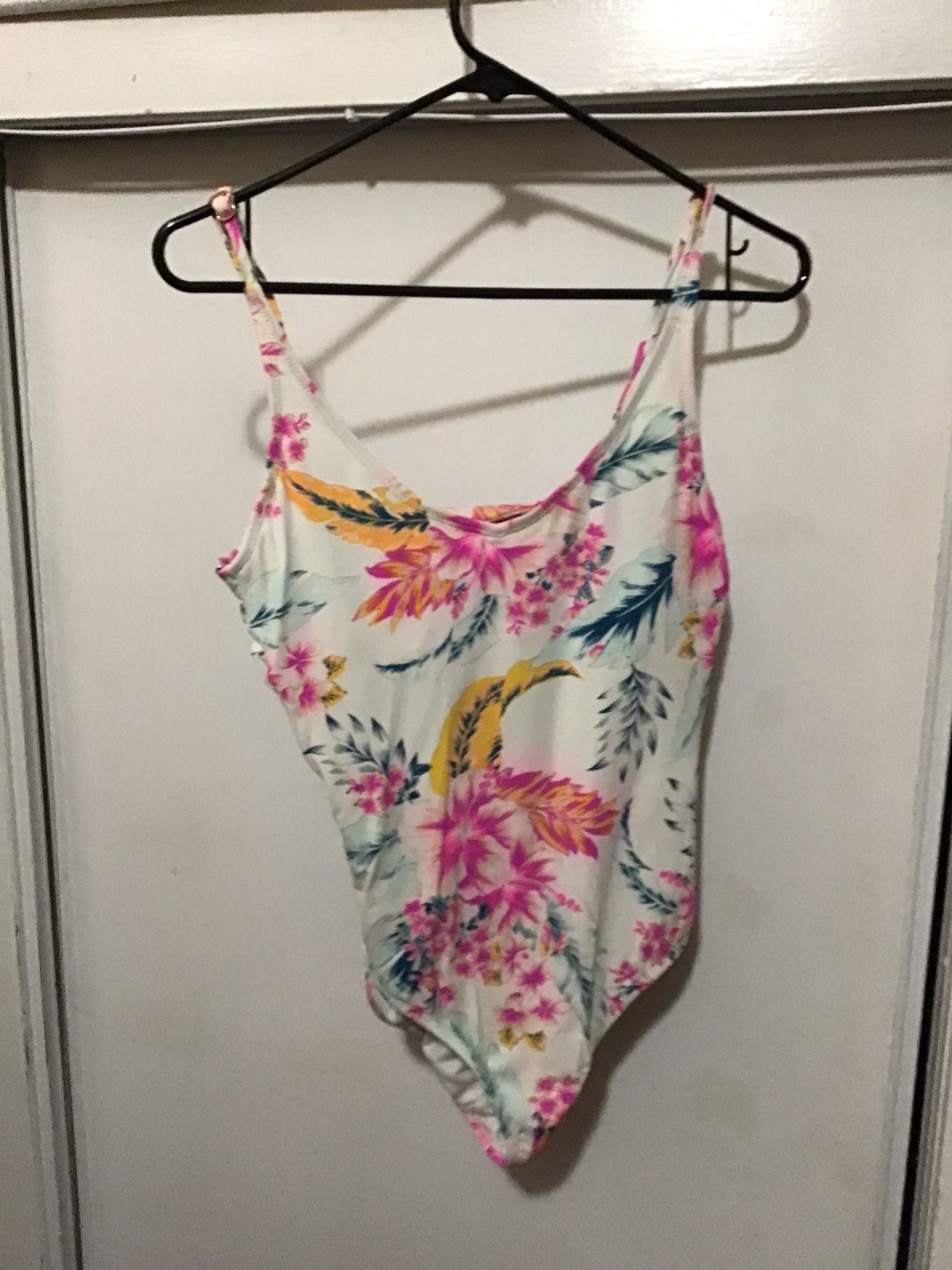Women’s bathing suit swimwear Swimsuit size M medium Ambrielle 
