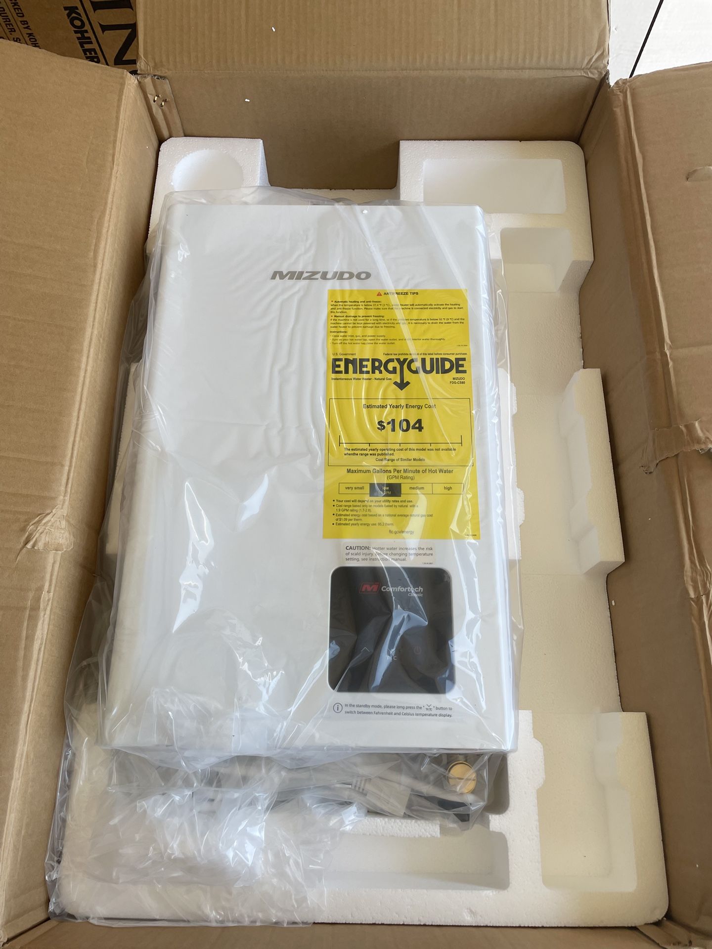 MIZUDO Comfortech Classic CS80 4.1 GPM 80,000-BTU Residential Natural Gas Tankless Water Heater, Indoor