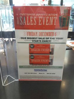 Beats headphones on sal