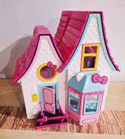 Hello Kitty Doll House