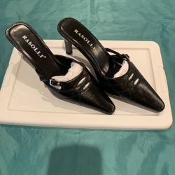 Black Low High hills Size 6 M