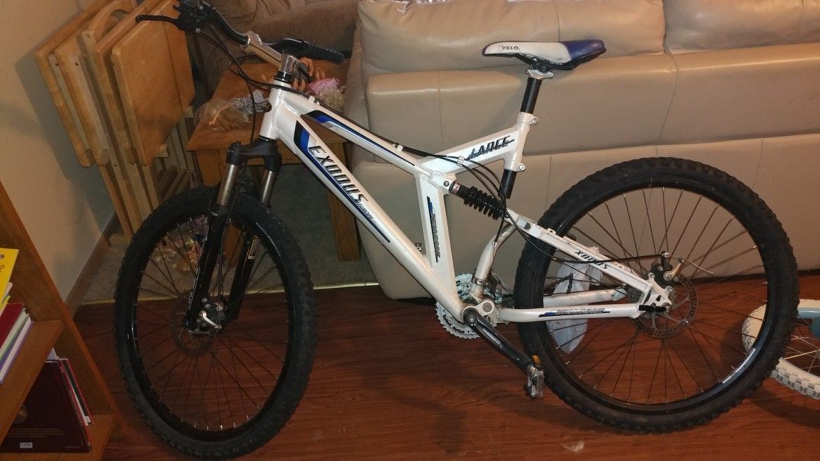 Lance exodus bike