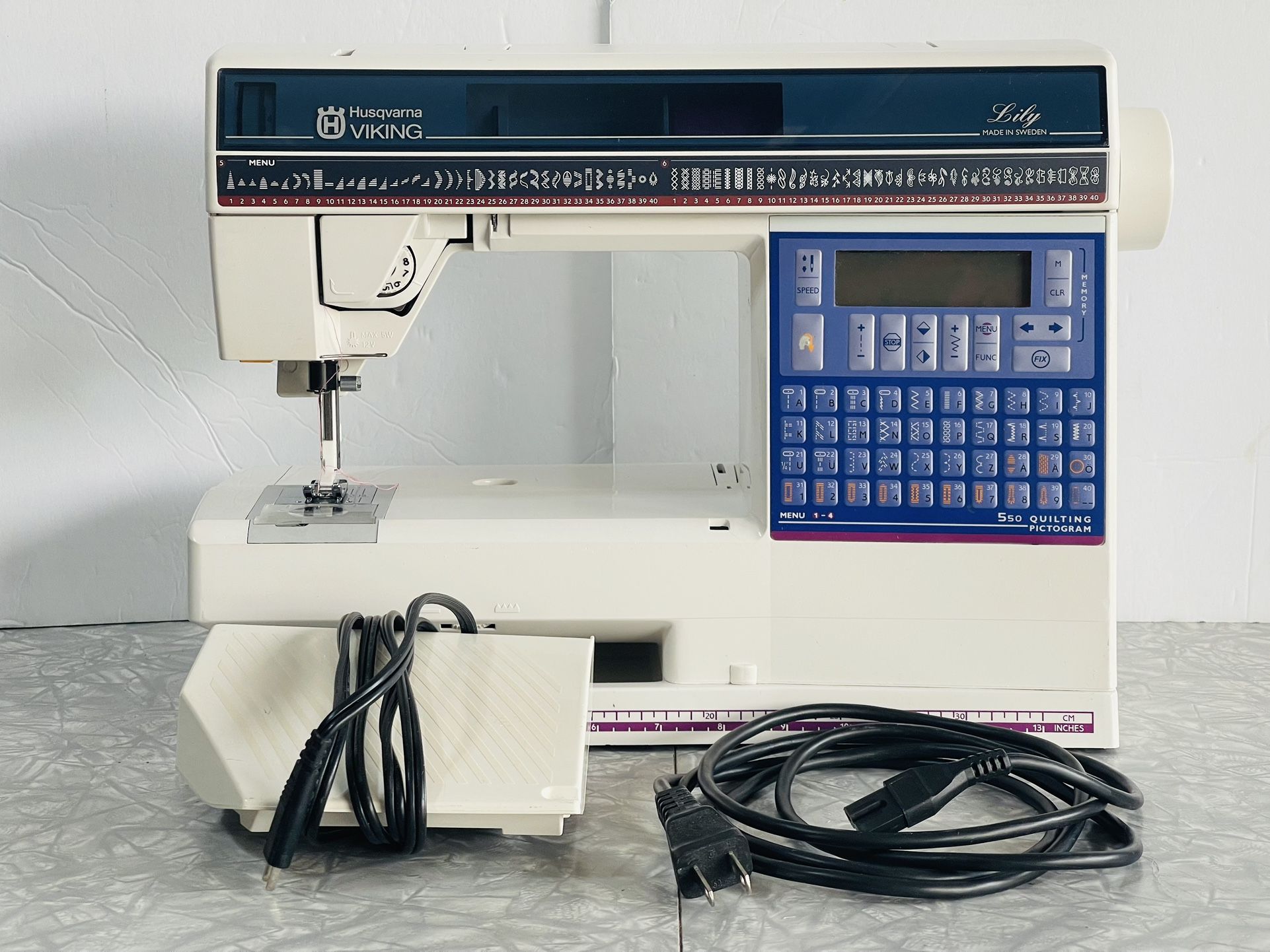 Viking Husqvarna Lily 550 Sewing/Quilting Machine