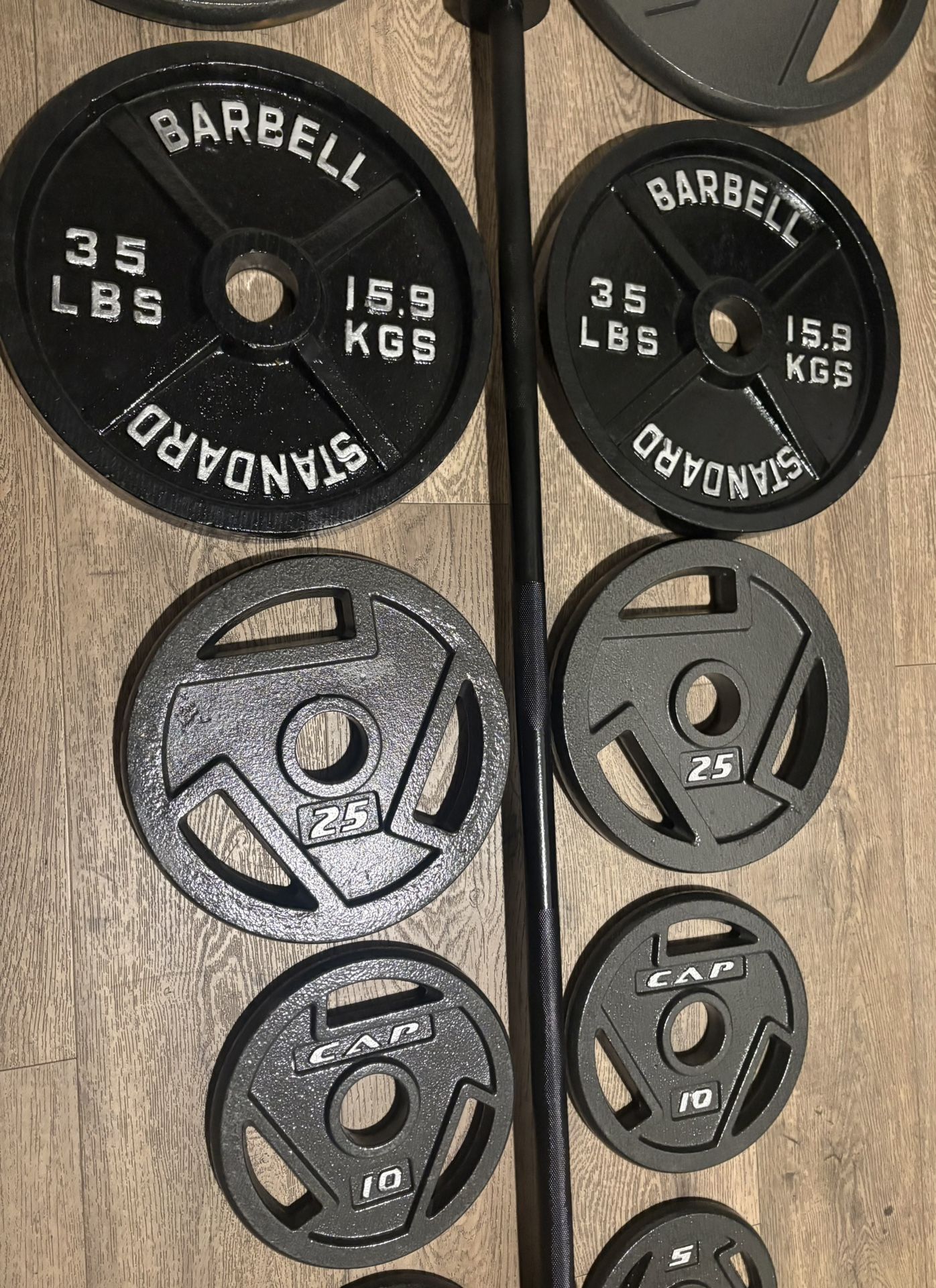 NEW Olympic Equipment: 6 ft Black Barbell With Weight Plates: 45s to 2.5s Total: 283 lbs