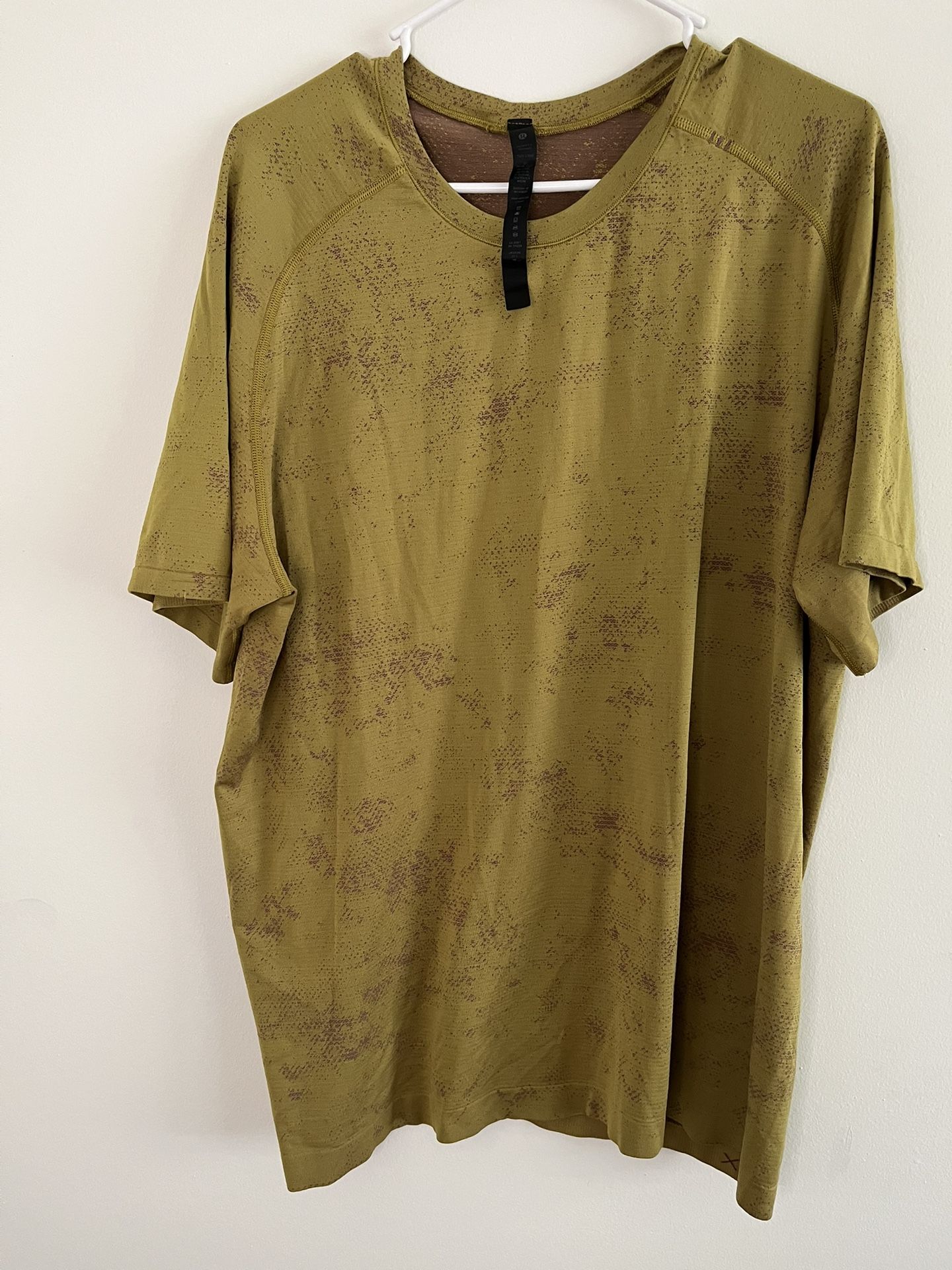 Lululemon XXLMens Tshirt
