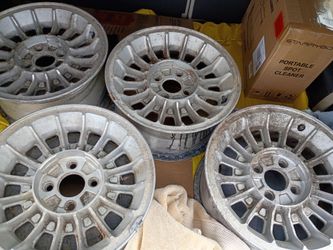 1987-93 Mustang GT Rims - set of 4 - Used