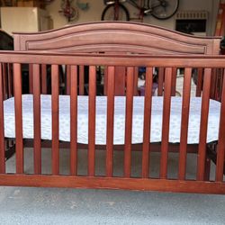 Crib + Mattress 
