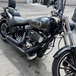 Harley Davidson Breakout 2014