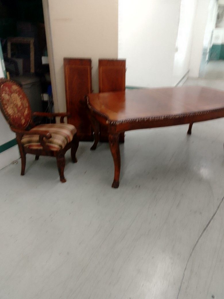 Vintage Table+8 Chair Set, Best Offer Accepted! π