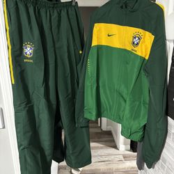 BRAND NWT Nike Brazil Men XL Woven FULL Track Suit 2010 Green/Yellow TOP+BOTTOM