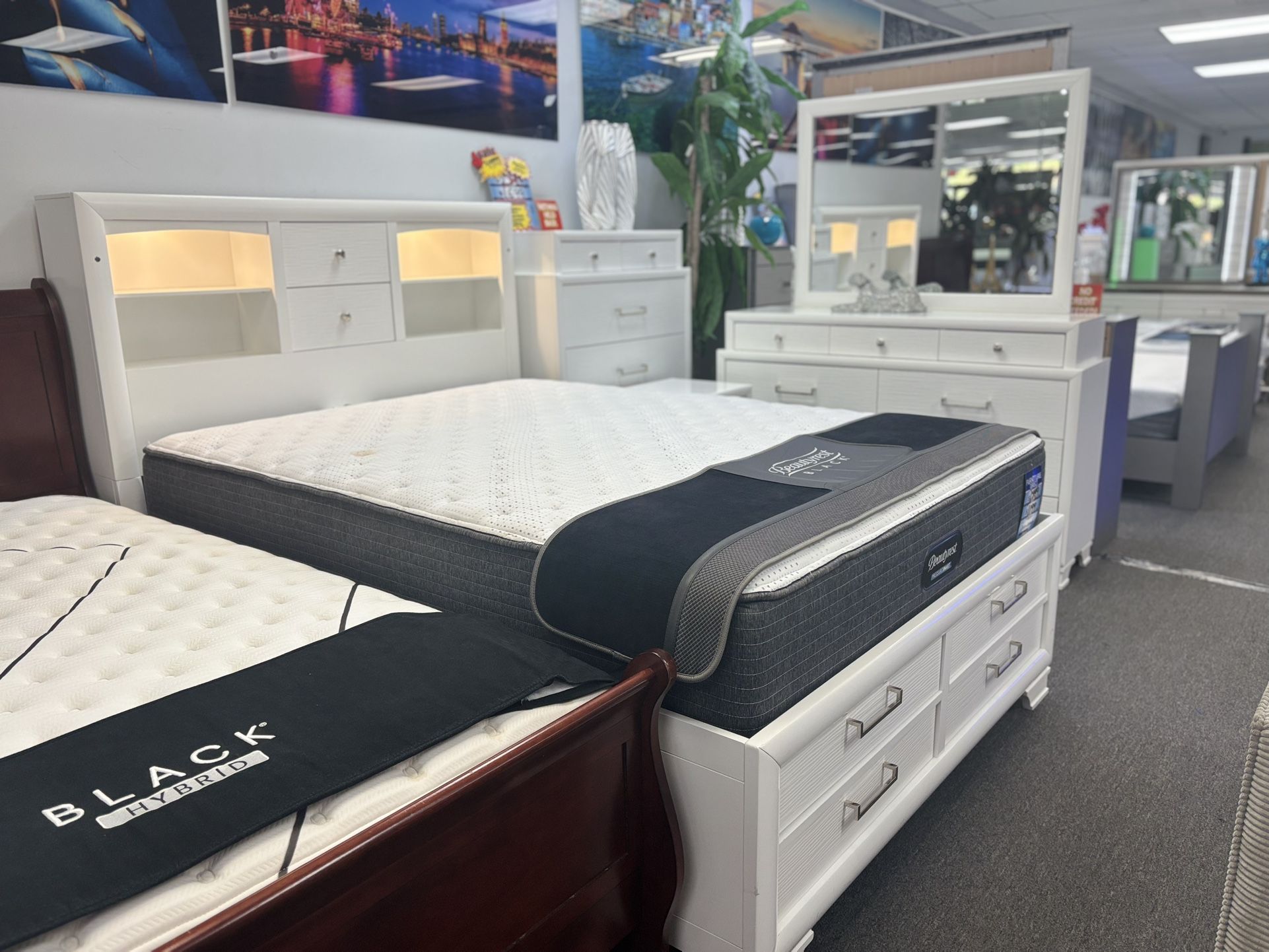 White Bedroom Set 5pc W/ Multiple Storage Drawers For Sale ( Brand New Furniture)