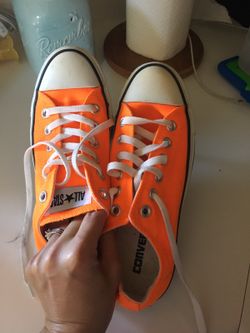 Women's size 7 converse