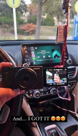 Sony zv-1f vlogging camera