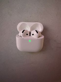 Apple Airpod 4 - Excellent Condition