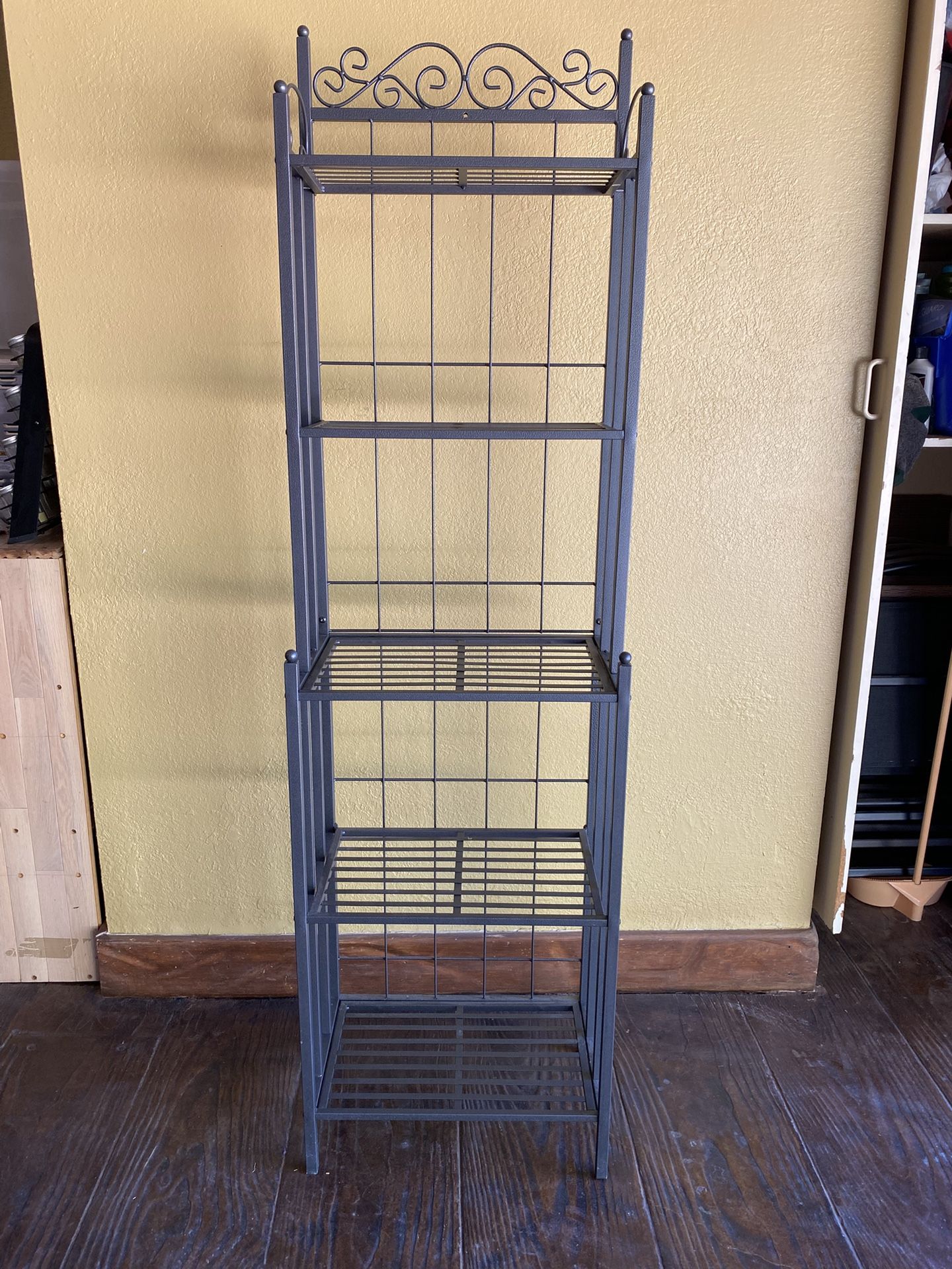 Cute Kitchen Shelf Rack Or Bakers Rack