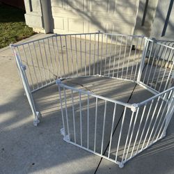 Folding Dog / Baby Gate 