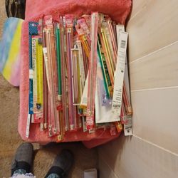 *** NEW  Knitting Needles *** 