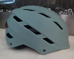 Giro Escape MIPS Cycling Helmet with Front & Rear Rechargable LED Lights