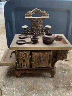 Antique Cast Iron Toy Stove - Queen