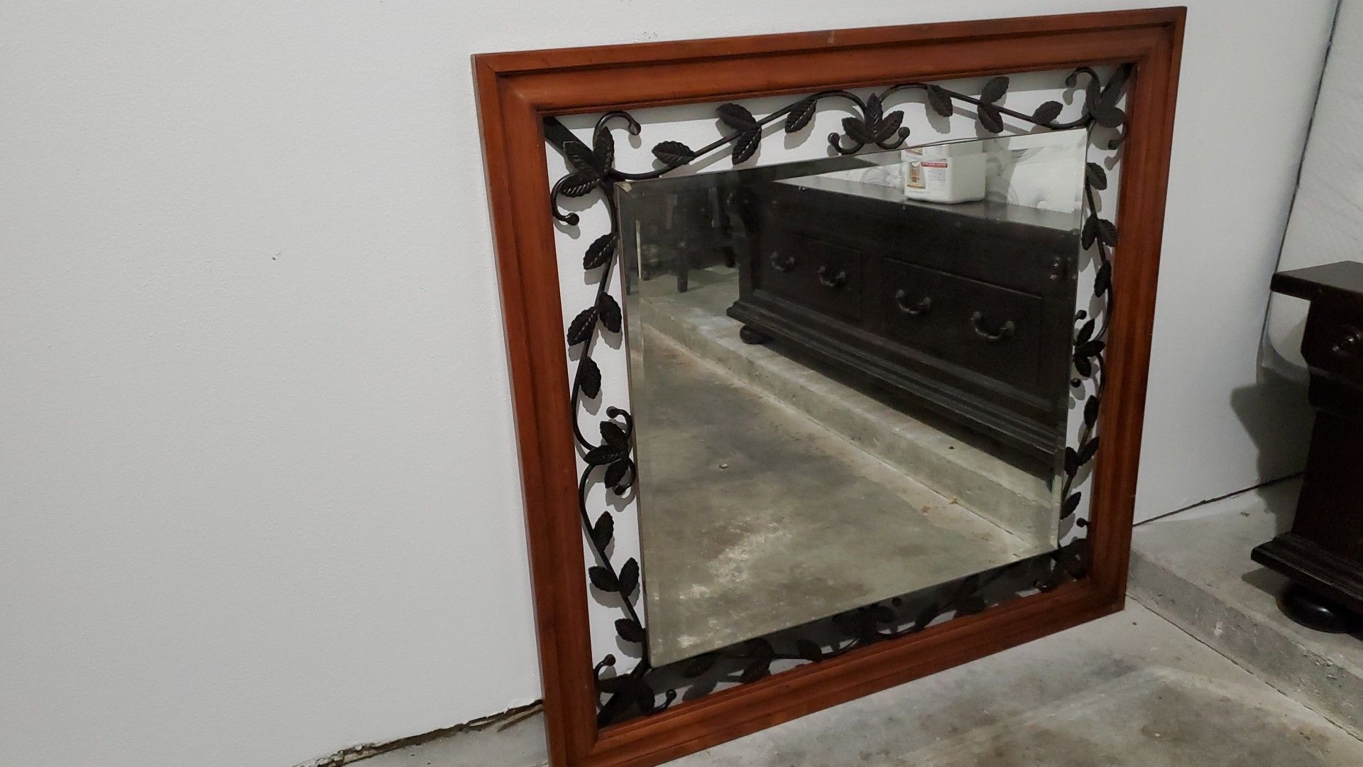 Wood mirror with ivy detail