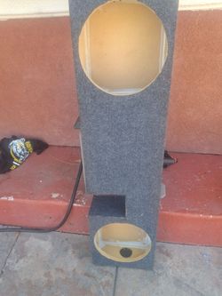 SPEAKERS BOX CAJA PARA BOSINAS 12 INCHES PARA FORD  2004 AL 2013 GOOD CONDICIÓN ABLO ESPAÑOL